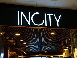 Световая вывеска из дибонда напрорез для сети магазинов Incity